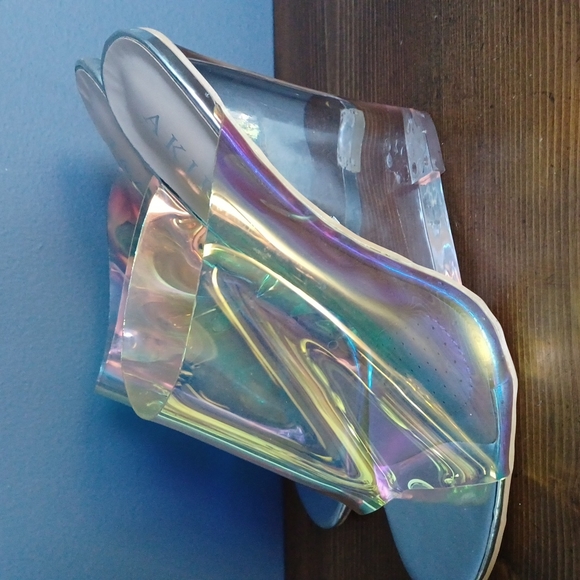 Akira iridescent  wedges - Picture 3 of 12